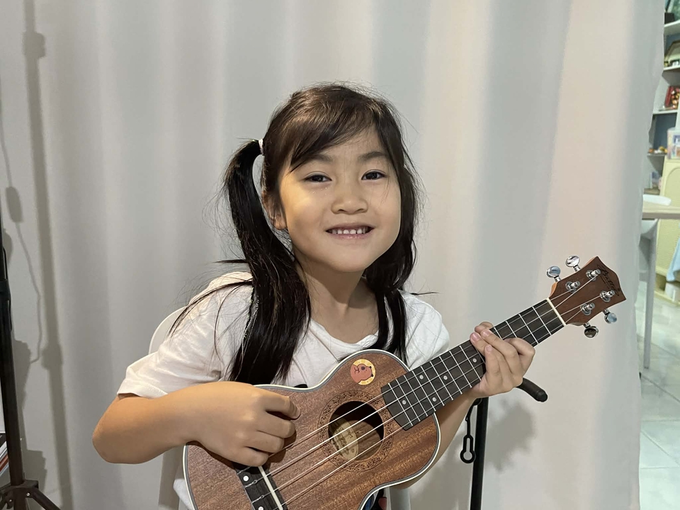 Ukulele class 11